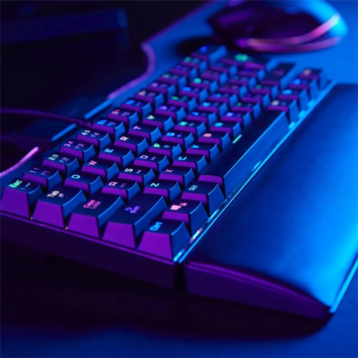 Hama 13217828 uRage Exodus 760TKL mechanikus mini billentyűzet Outemu Red kapcsoló RGB fekete #2