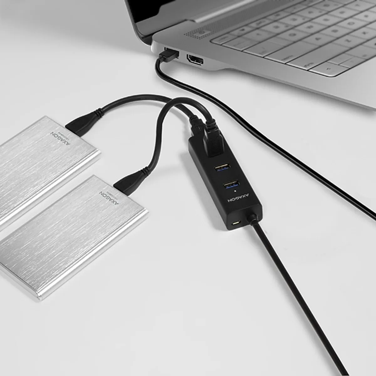 AXAGON HUE-S2BL USB 3.0 töltő hub 4x USB 3.0, 1,2 m kábel, külső tápellátás, portonként 2 A #8