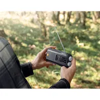 SANDBERG 421-04 Survivor Radio All-in-1 2000mAh AM-FM rádió USB töltés, napelemes töltés, kézi hajtókar, zseblámpa #9