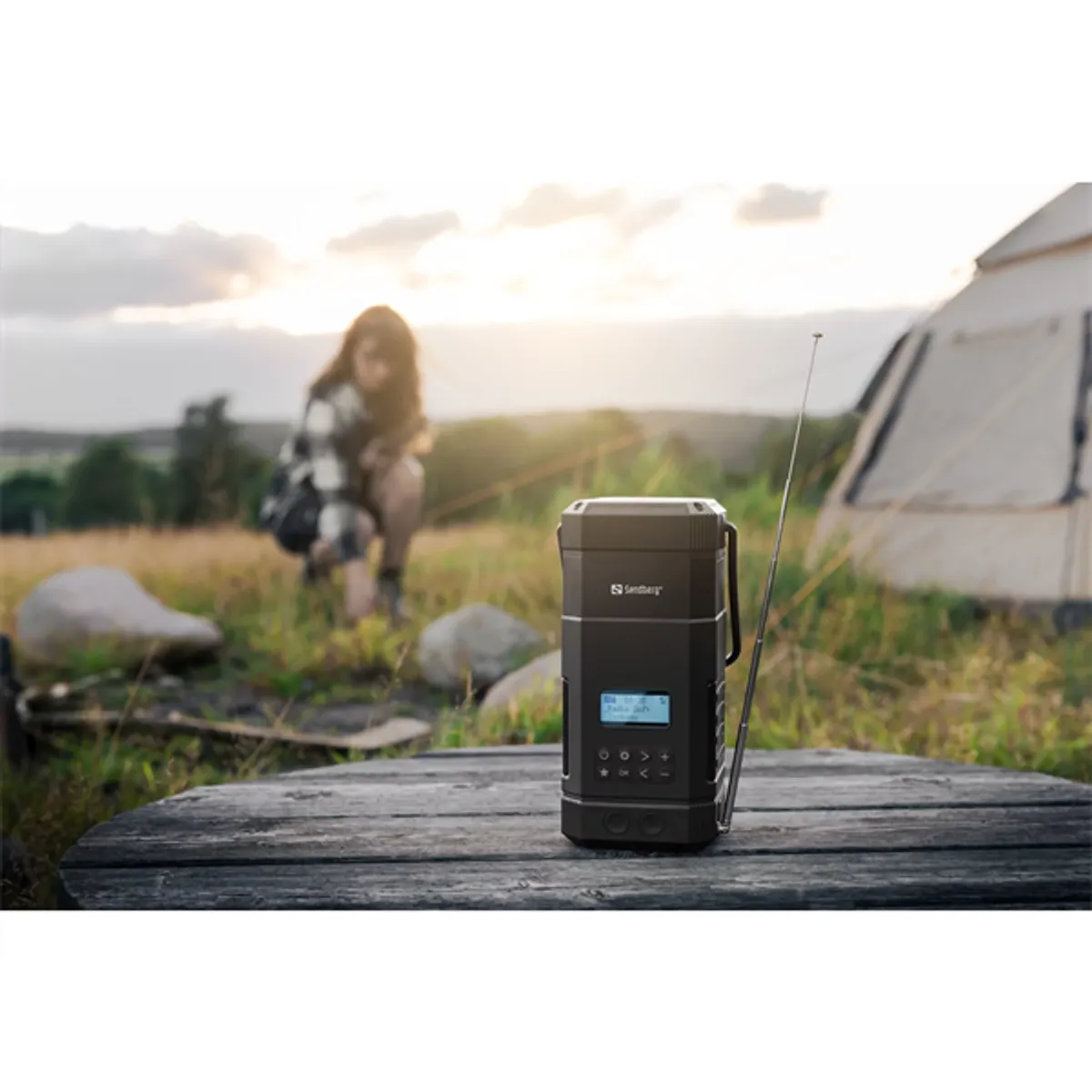 SANDBERG 420-90 Survivor Lantern All-in1 10000 mAh IPX5 Bluetooth 5.0 DAB rádió FM USB-C USB-A pass-through #4