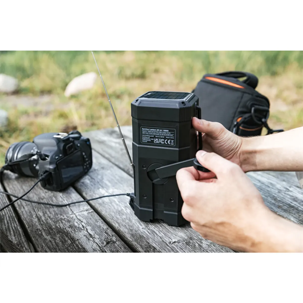 SANDBERG 420-90 Survivor Lantern All-in1 10000 mAh IPX5 Bluetooth 5.0 DAB rádió FM USB-C USB-A pass-through #6