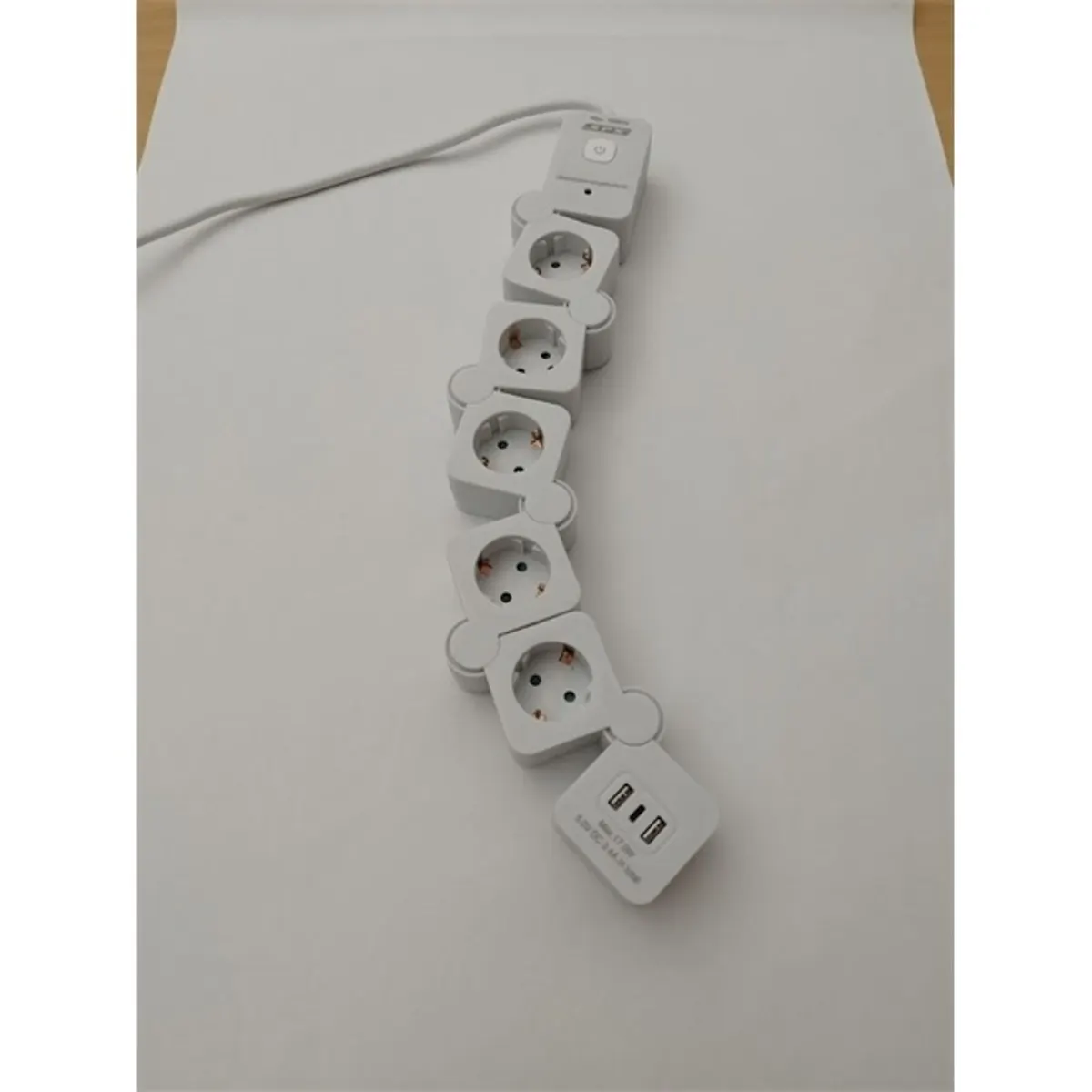 SPS SRG5-UF SRG5UF 5 aljzatú túlfeszültségvédő elosztó 2 USB-A, 1 USB-C, 1,5 m #2